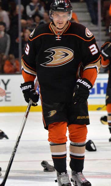 Silfverberg's hat trick leads Ducks in rout of Devils
